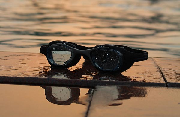 How to Choose the Right Swimming Goggles